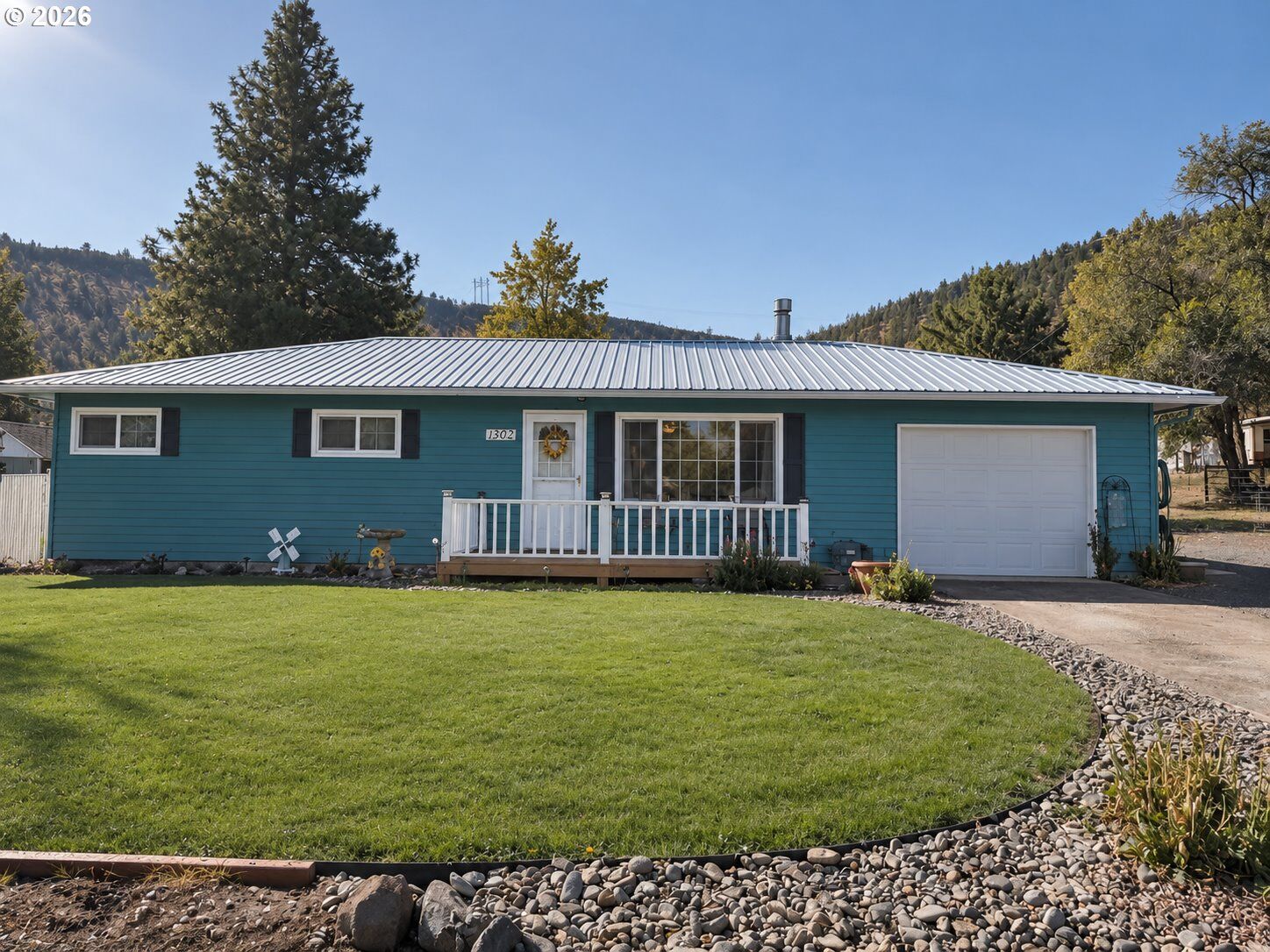 Property Photo:  1302 SW Crestview Rd  OR 97754 