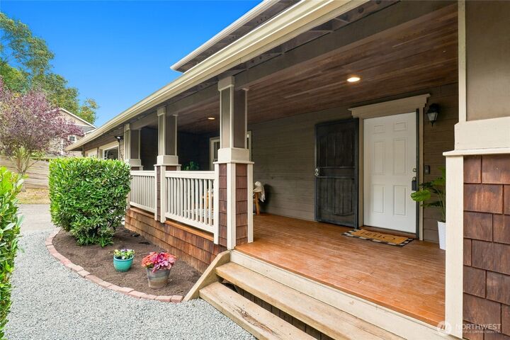 Property Photo:  8201  1st Place SE  WA 98258 