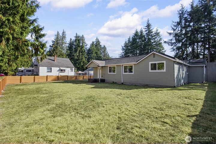 Property Photo:  7425  McDougall Avenue  WA 98203 