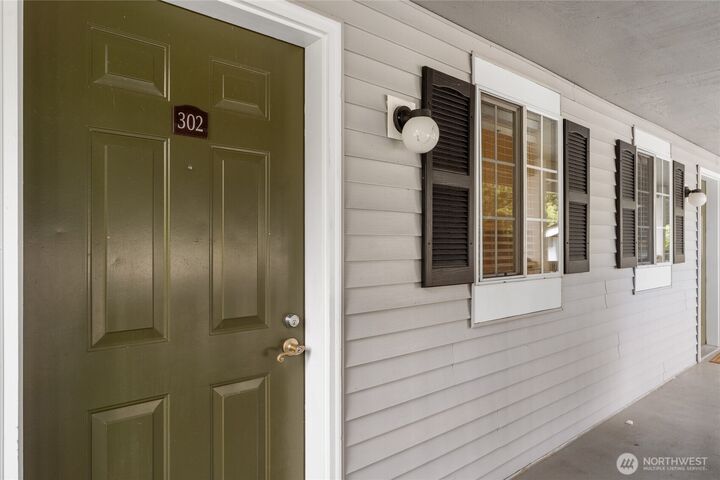 Property Photo:  23339  Cedar Way A302  WA 98043 