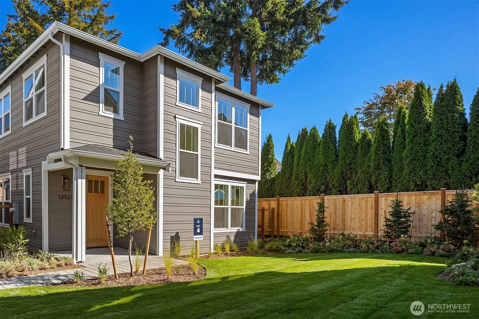 Property Photo:  12523 NE 94th Street  WA 98033 