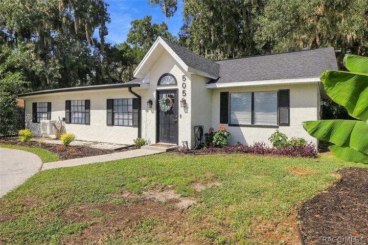 Property Photo: 505 Hickory Road FL 34450