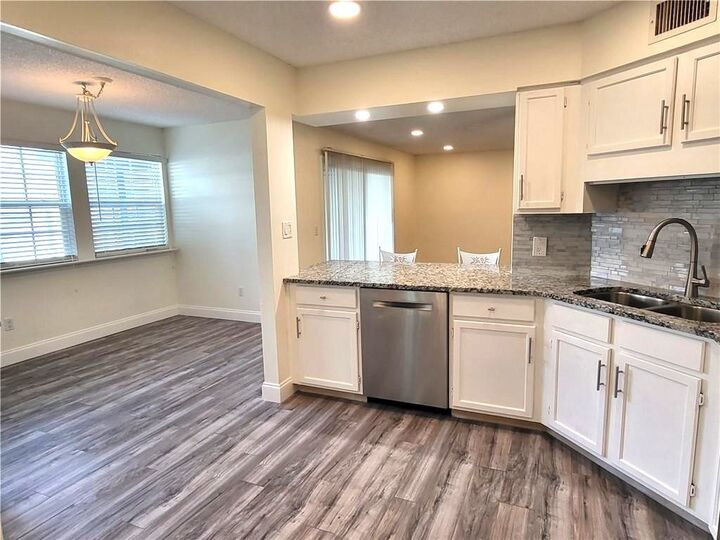 Property Photo:  1924 Westminster Circle 10-1  FL 32966 