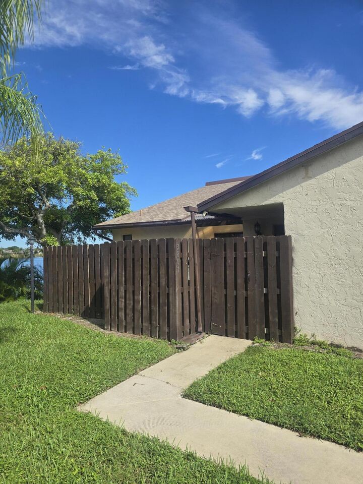 Property Photo:  3801 Waterview Circle  FL 33461 