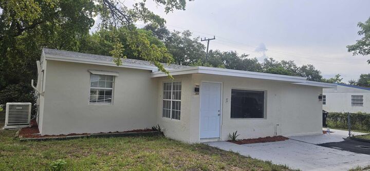 Property Photo: 1101 NW 23rd Terrace FL 33311