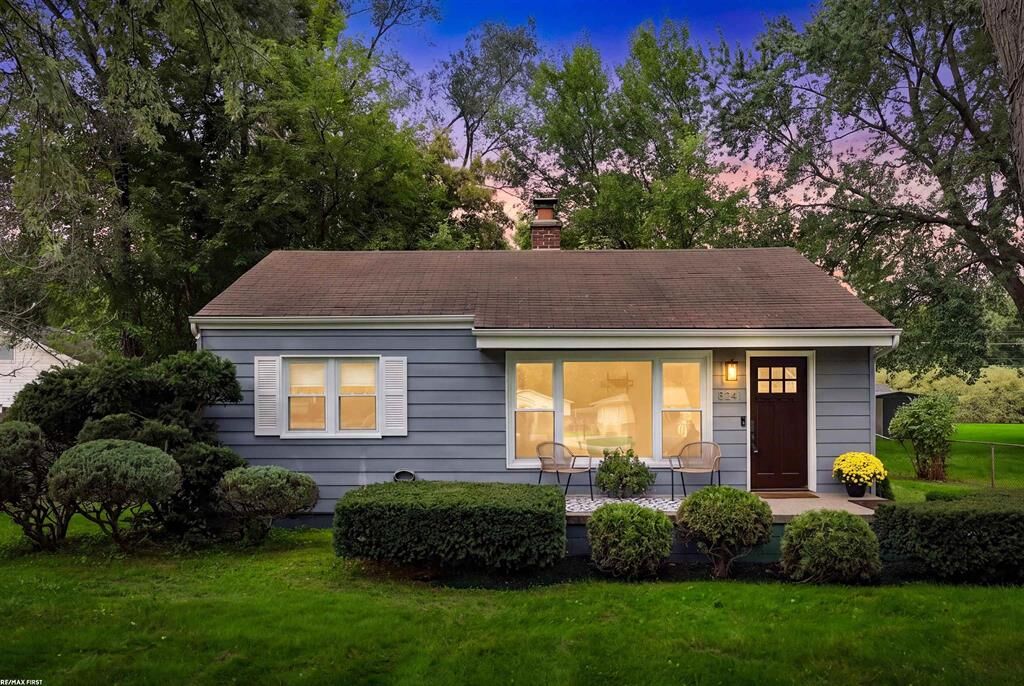 Property Photo:  8241 Russell Street  MI 48317 