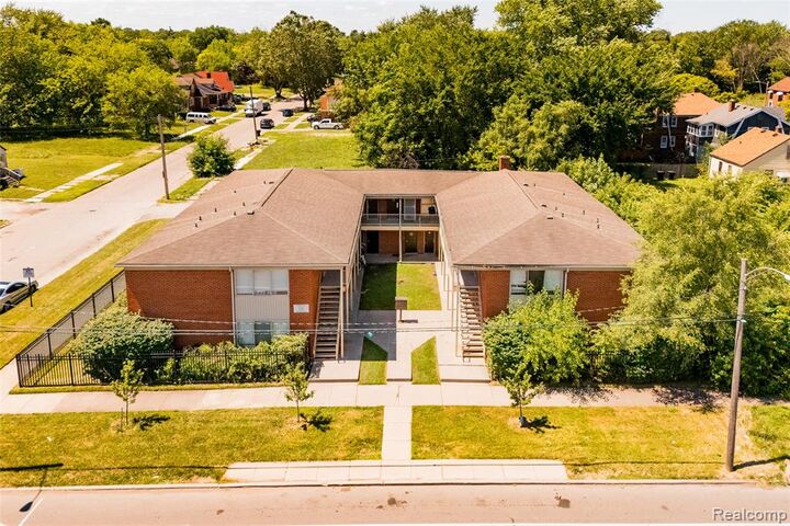 Property Photo: 9455 Chalmers Street MI 48213