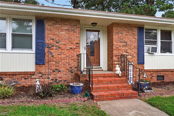 Property Photo:  3680 Deerfield Dr  VA 23435 