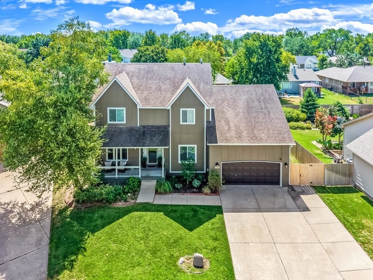 Property Photo:  1836 N Lark Ct  KS 67212 