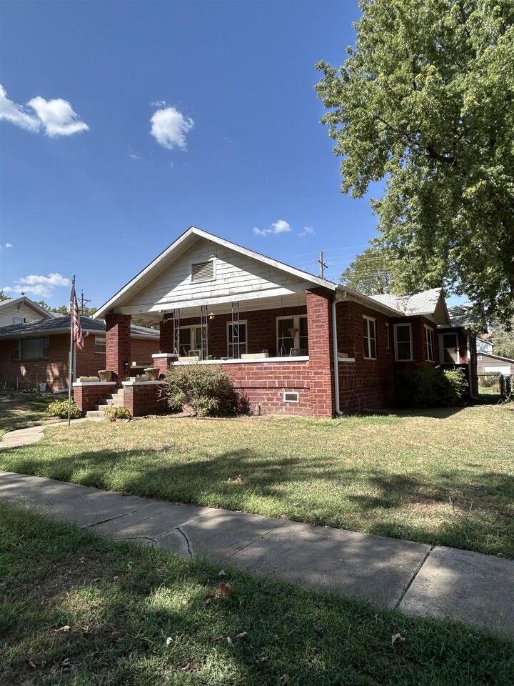 Property Photo:  512 E 12th  KS 67156 