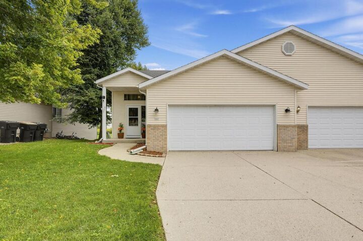 Property Photo:  507 Trailside Drive  WI 53532 