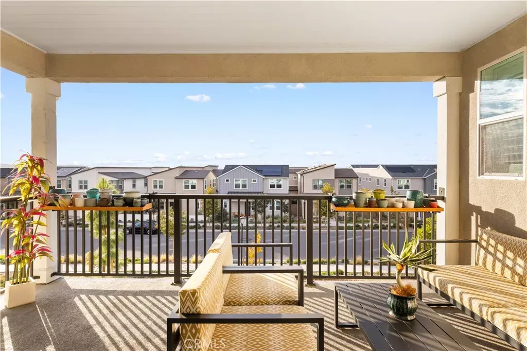 Property Photo:  262 Sora  CA 92618 