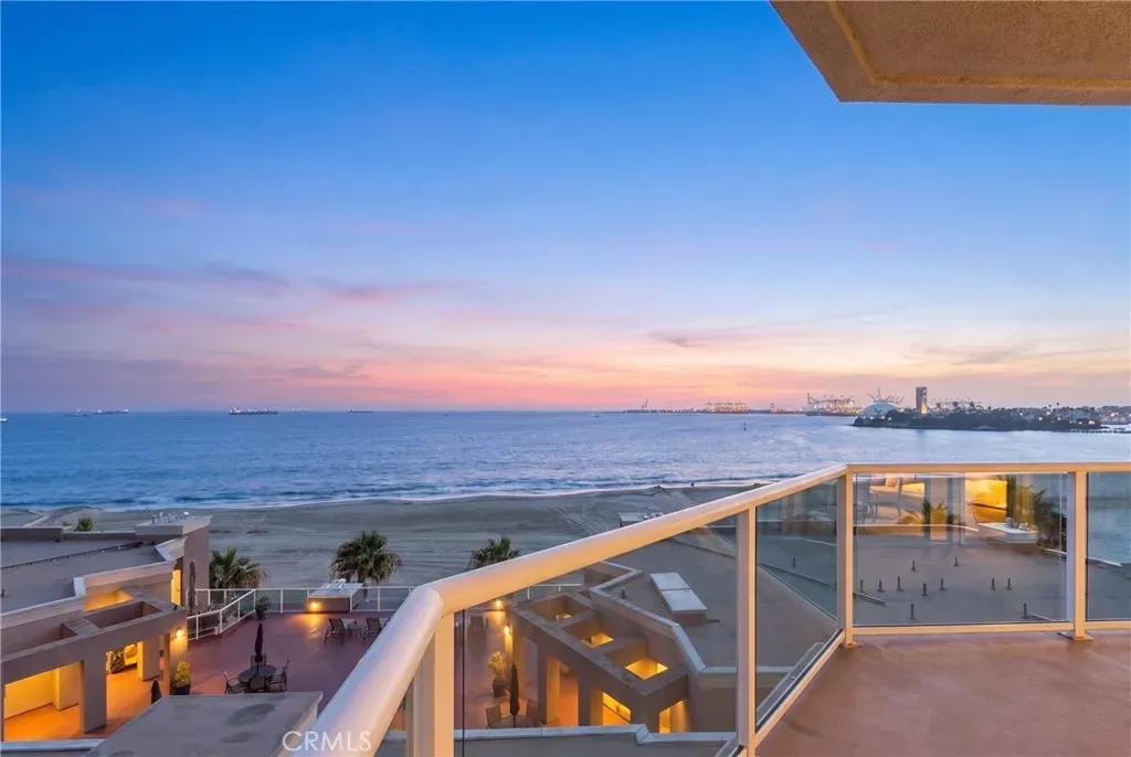 Property Photo:  1500 E Ocean 718  CA 90802 