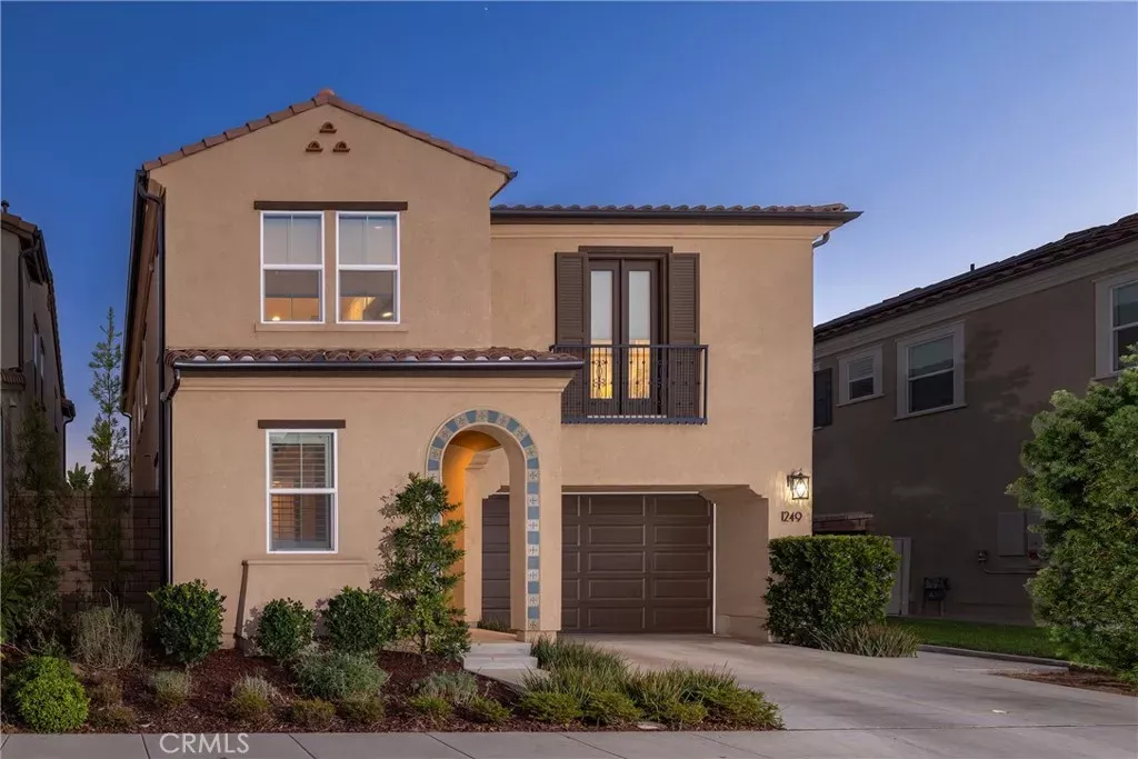 Property Photo:  1249 E Providence Loop  CA 92870 