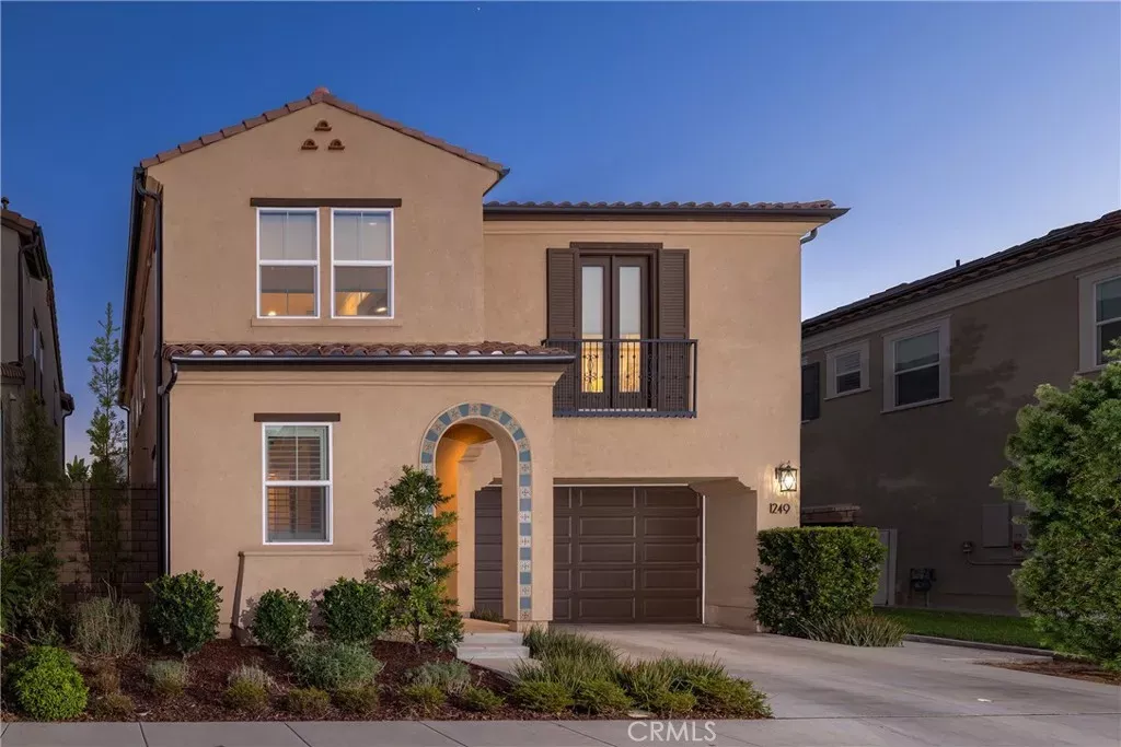Property Photo:  1249 E Providence Loop  CA 92870 