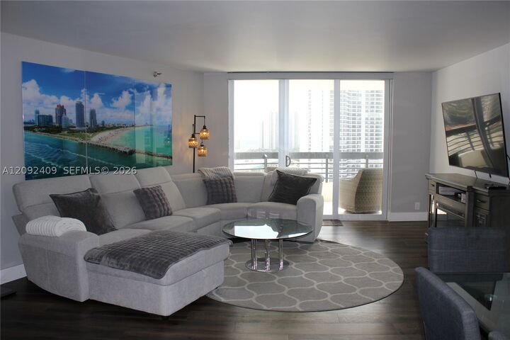 Property Photo:  3500 Mystic Pointe Dr 1907  FL 33180 