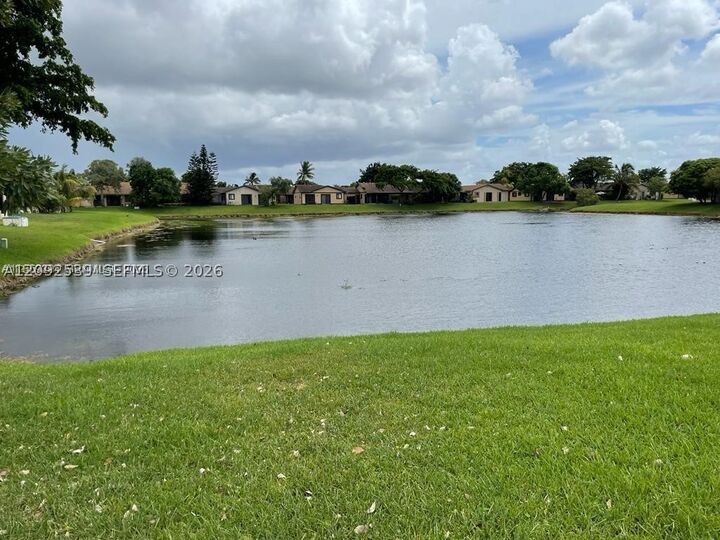 Property Photo:  9601 W Heather Ln 9601  FL 33025 
