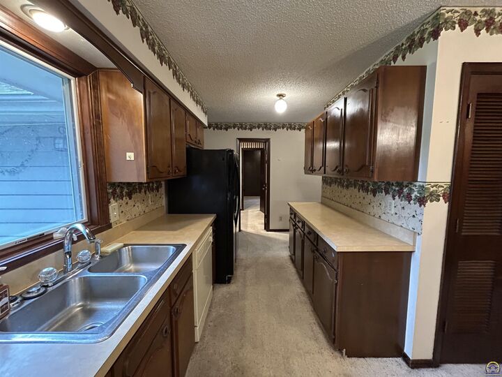 Property Photo:  426 Comanche Dr  KS 66436 