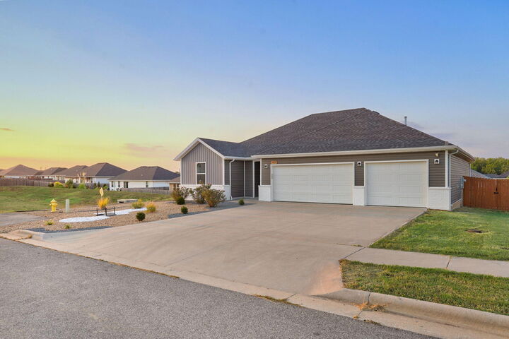 Property Photo: 1459 E Habersham Street MO 65738
