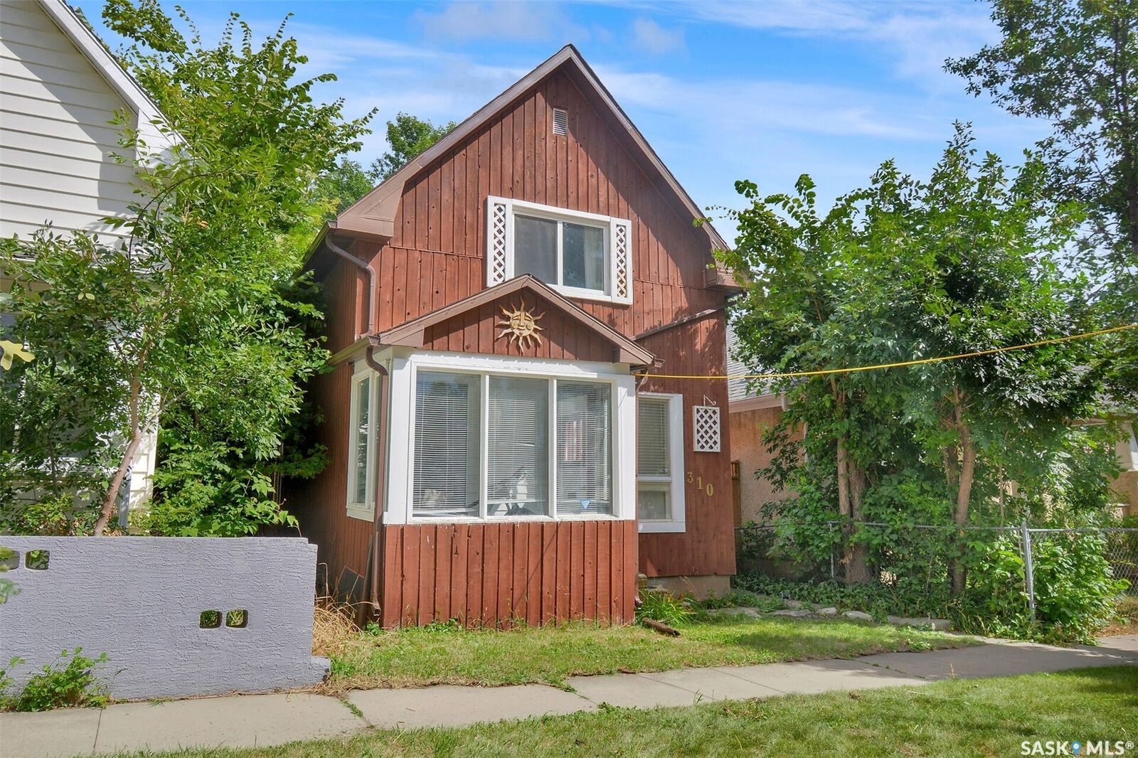 Property Photo:  310 J Avenue N  SK S7L 2K2 