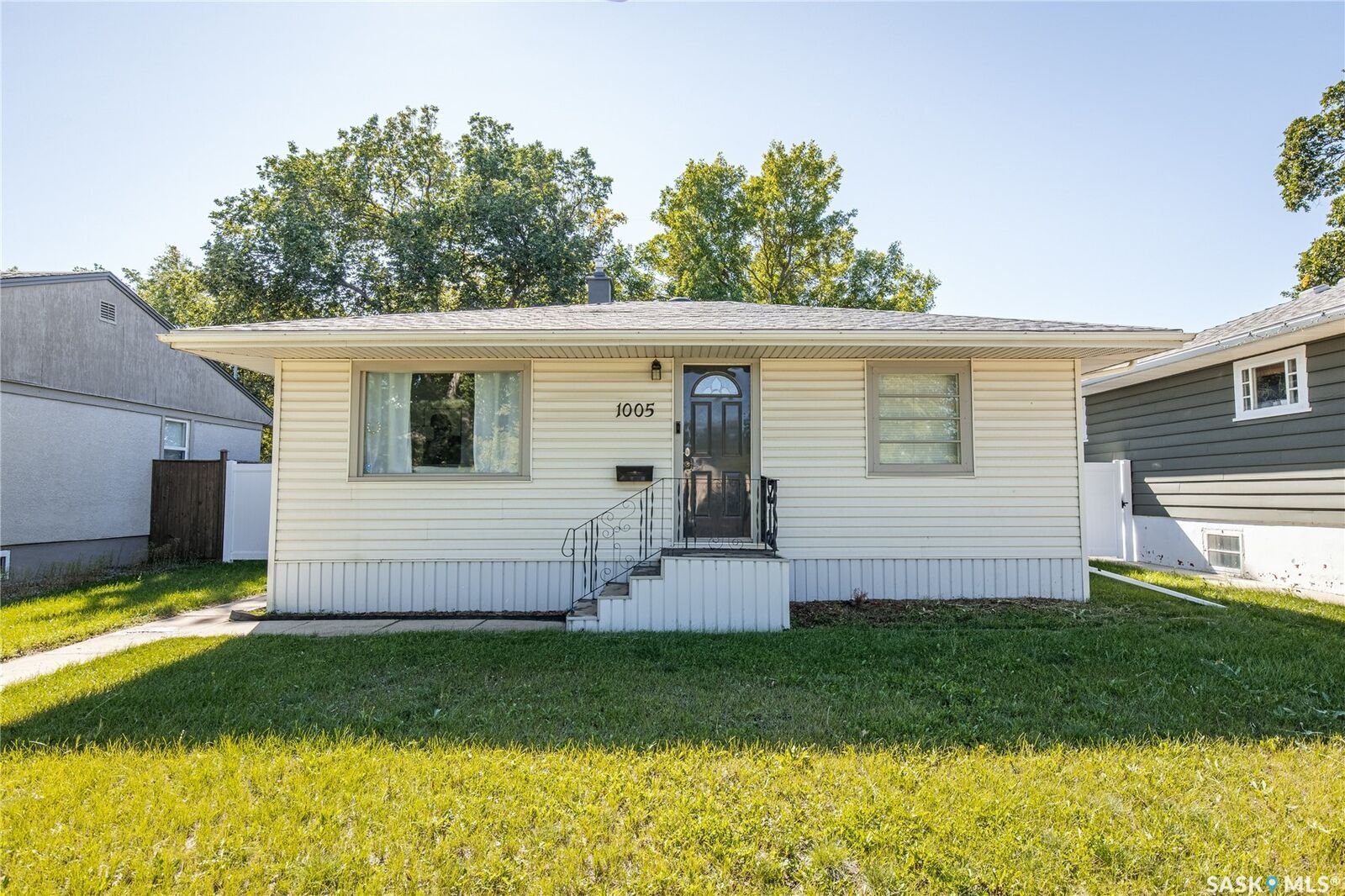 Property Photo:  1005 Coteau Street W  SK S6H 5G3 