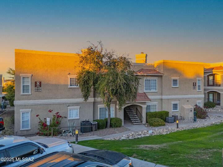 Property Photo:  1500 E Pusch Wilderness Drive 8204  AZ 85737 