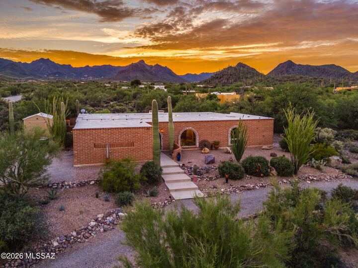 Property Photo:  4832 W Trails End Road  AZ 85745 