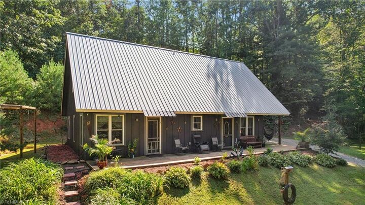 Property Photo: 488 Hollywood Road NC 28654