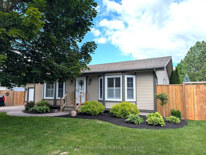 Property Photo:  147 15th Ave Close  ON N4N 3P8 