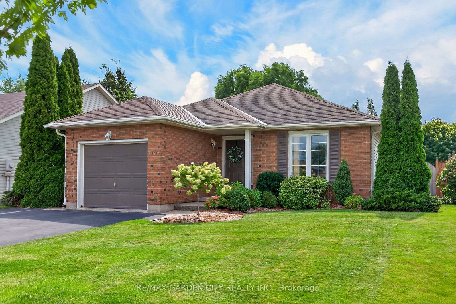 Property Photo: 5150 Meadowood Lane ON L3J 0J8
