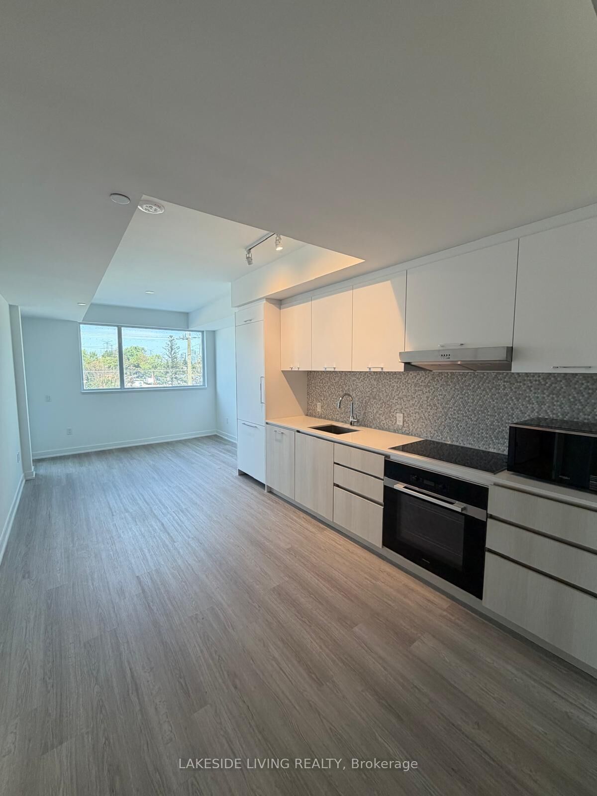 Property Photo:  8188 Yonge Street 309  ON L4J 0M2 