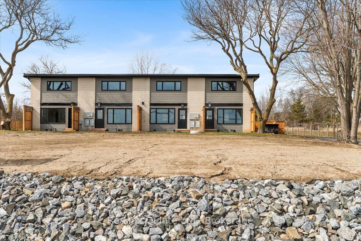 Property Photo:  865 Old 2 Highway B  ON K9V 5P5 