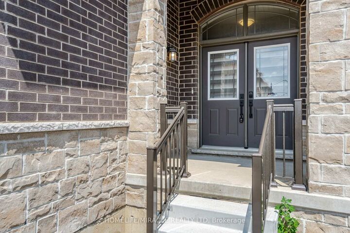 Property Photo:  105 Court Drive  ON N3L 0L6 