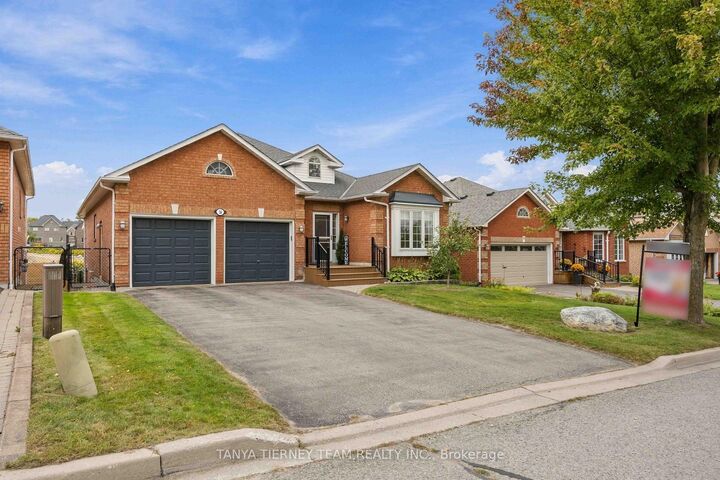 Property Photo:  28 Perryview Drive  ON L9L 1T5 