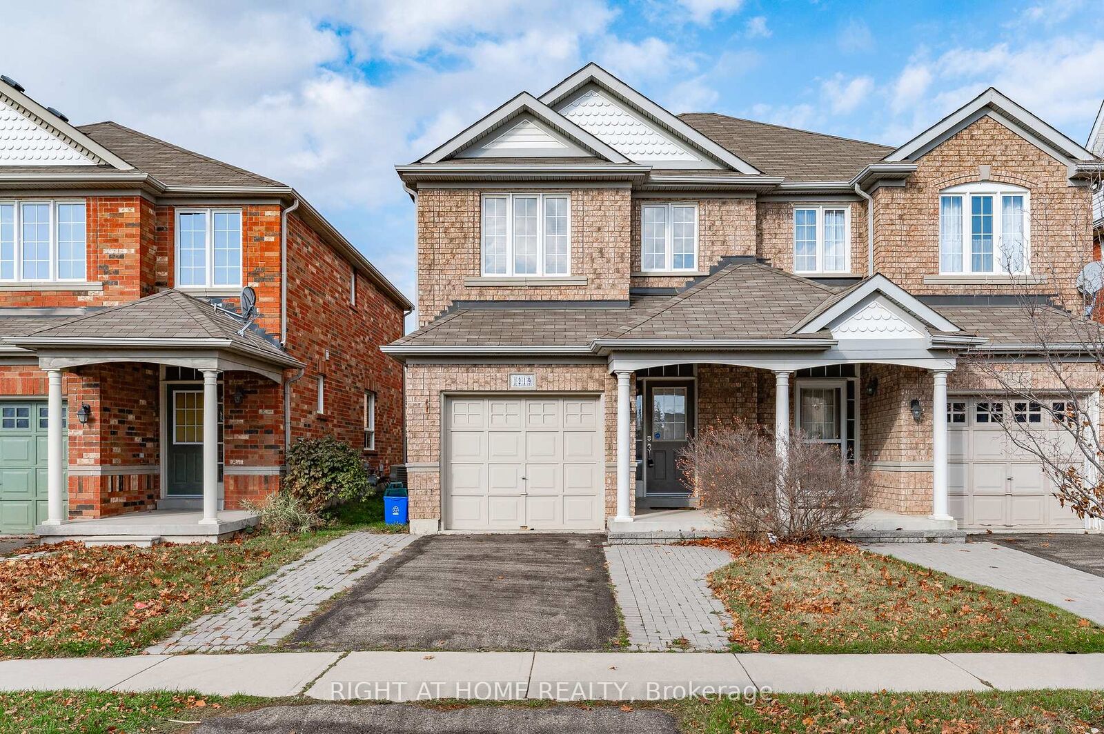 Property Photo:  1219 Houston Drive  ON L9T 6G3 