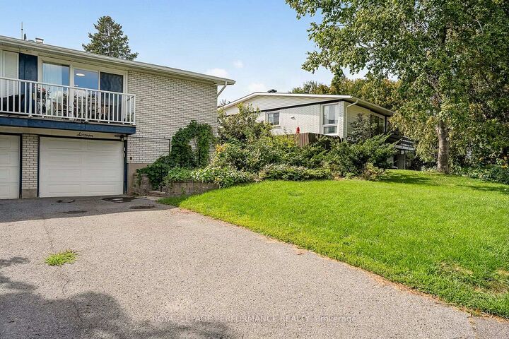 Property Photo:  16 Woodmount Crescent  ON K2E 5R1 