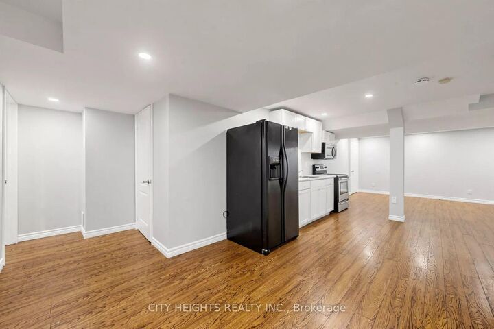 Property Photo:  58 Bradbury Crescent Lower  ON L1T 4G5 
