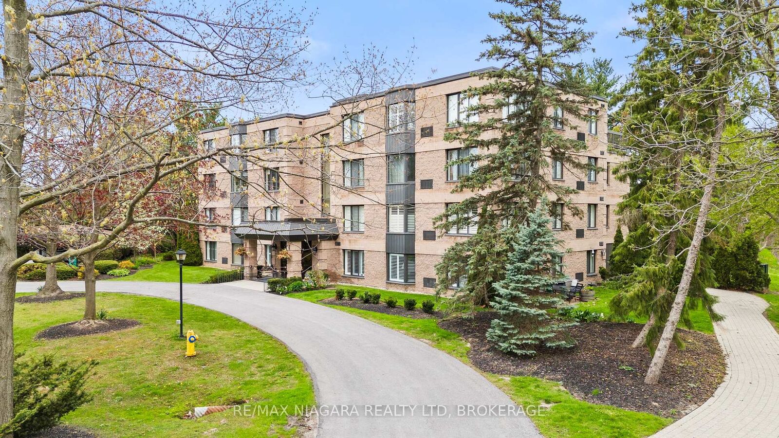 Property Photo:  61 Paffard Street 403  ON L0S 1J0 