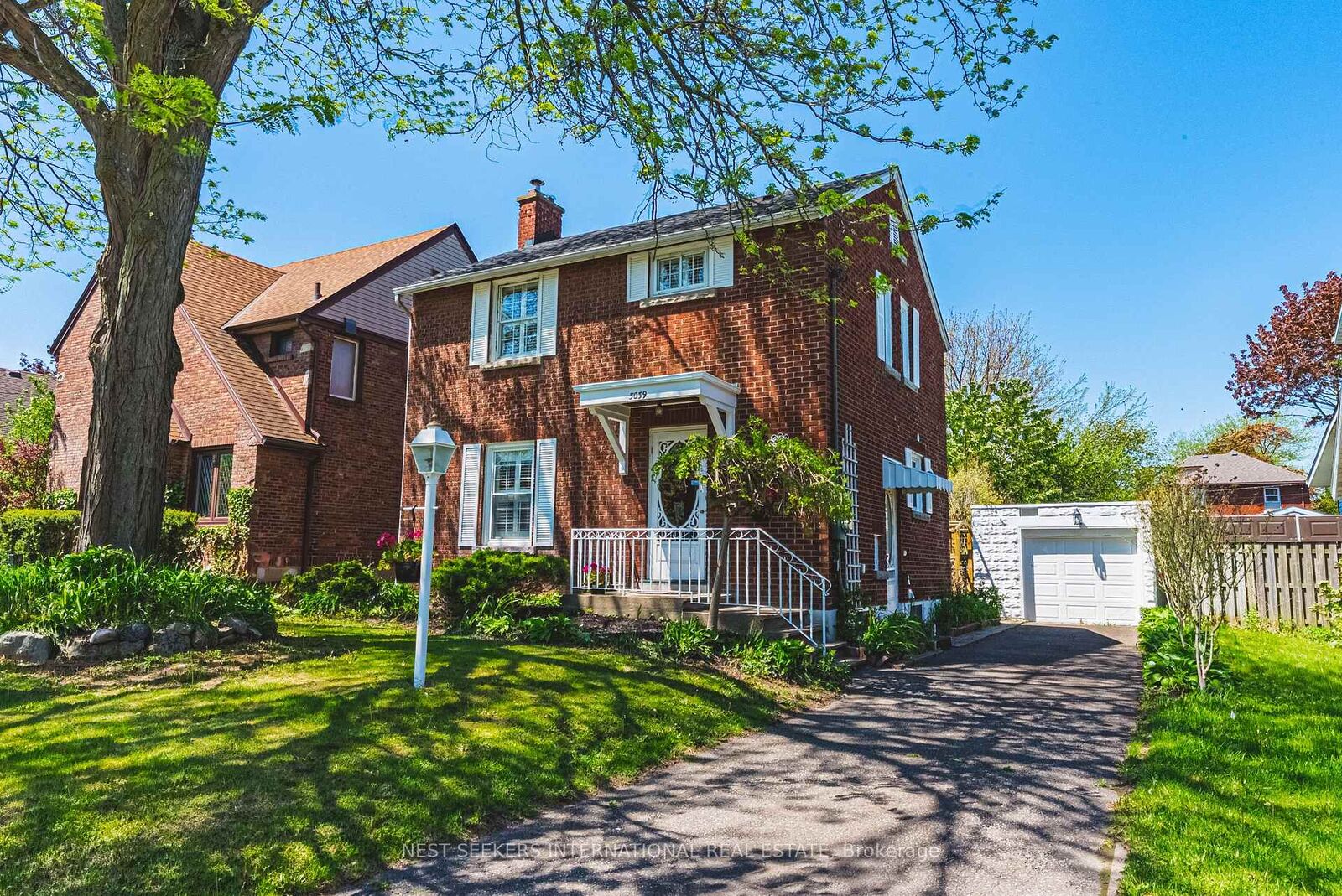 Property Photo:  5039 Valley Way Main &Amp Upper  ON L2E 1W8 