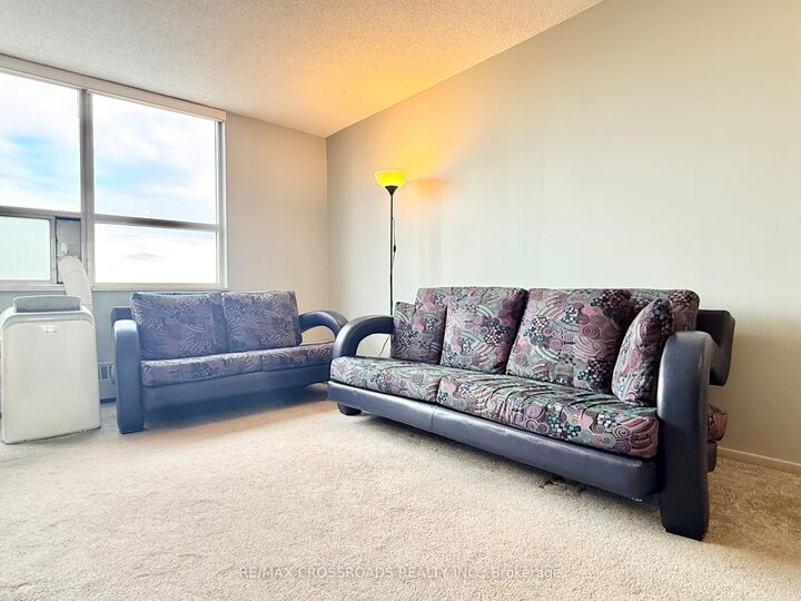 Property Photo:  5 Parkway Forest Drive 1109  ON M2J 1L2 