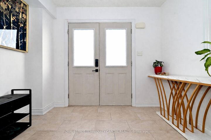 Property Photo:  31 Madelaine Drive 6  ON L9J 0G8 