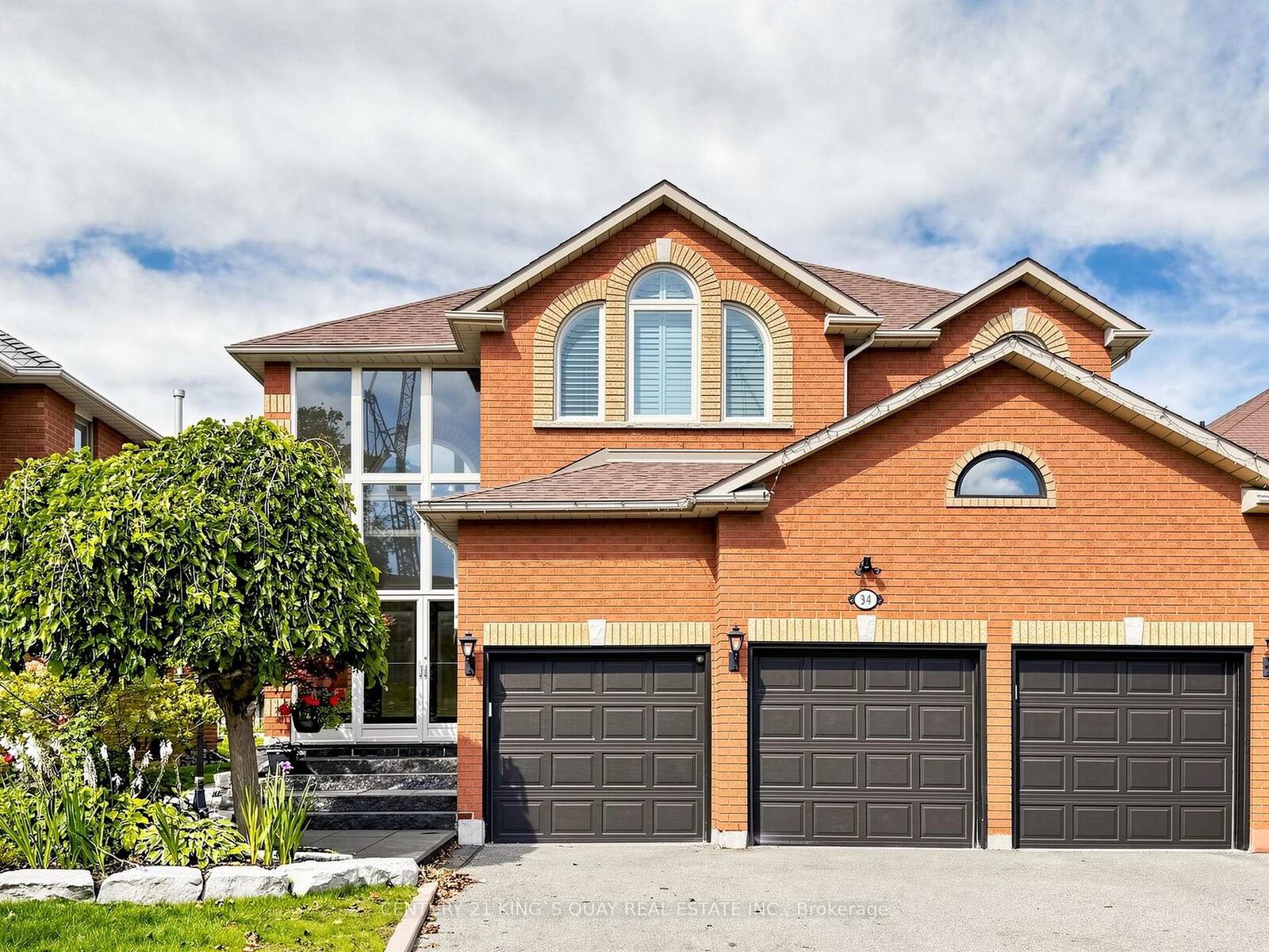 Property Photo:  34 Looker Drive  ON L4N 7V3 