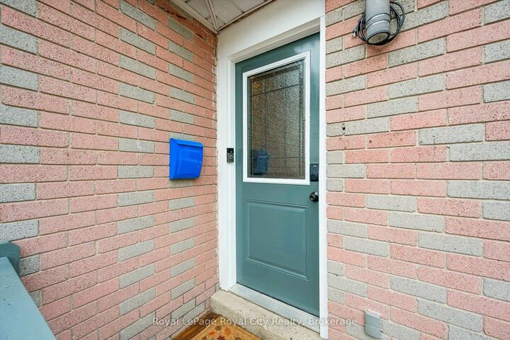 Property Photo:  29 McIlwraith Crescent  ON N1E 6J4 