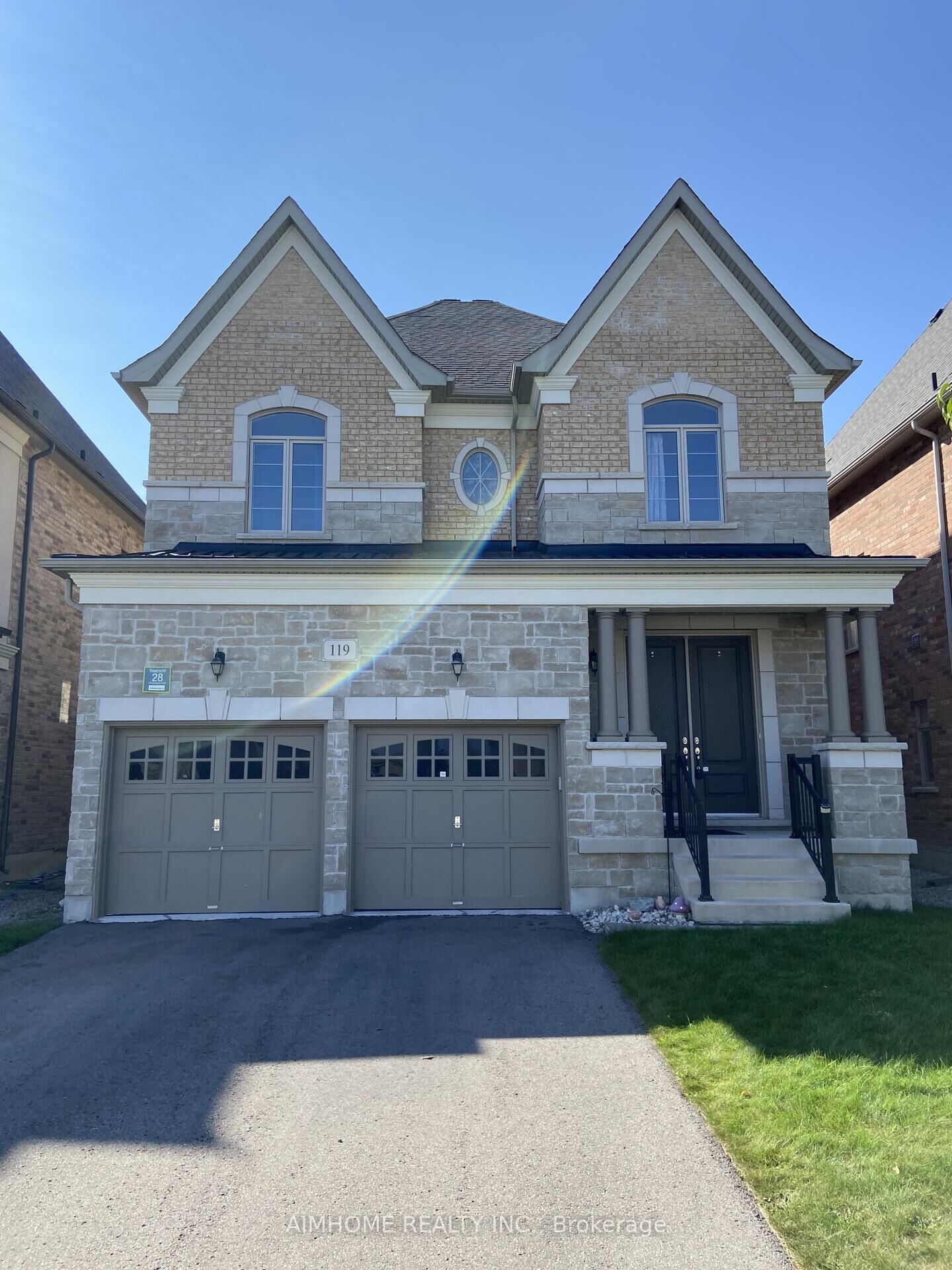 Property Photo:  119 Hackwood Crescent  ON L4G 0T9 
