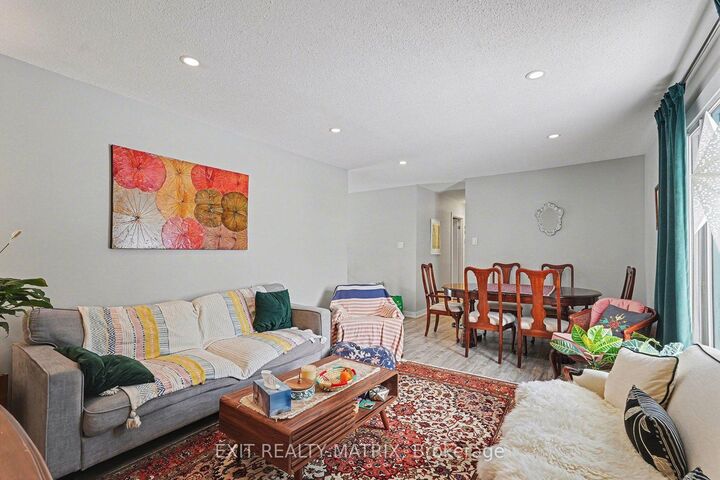 Property Photo:  91 Sheldrake Drive  ON K2L 1T1 