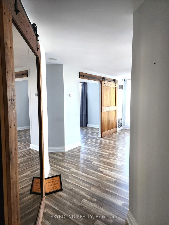 Property Photo:  2285 Lake Shore Boulevard W 411  ON M8V 3X9 