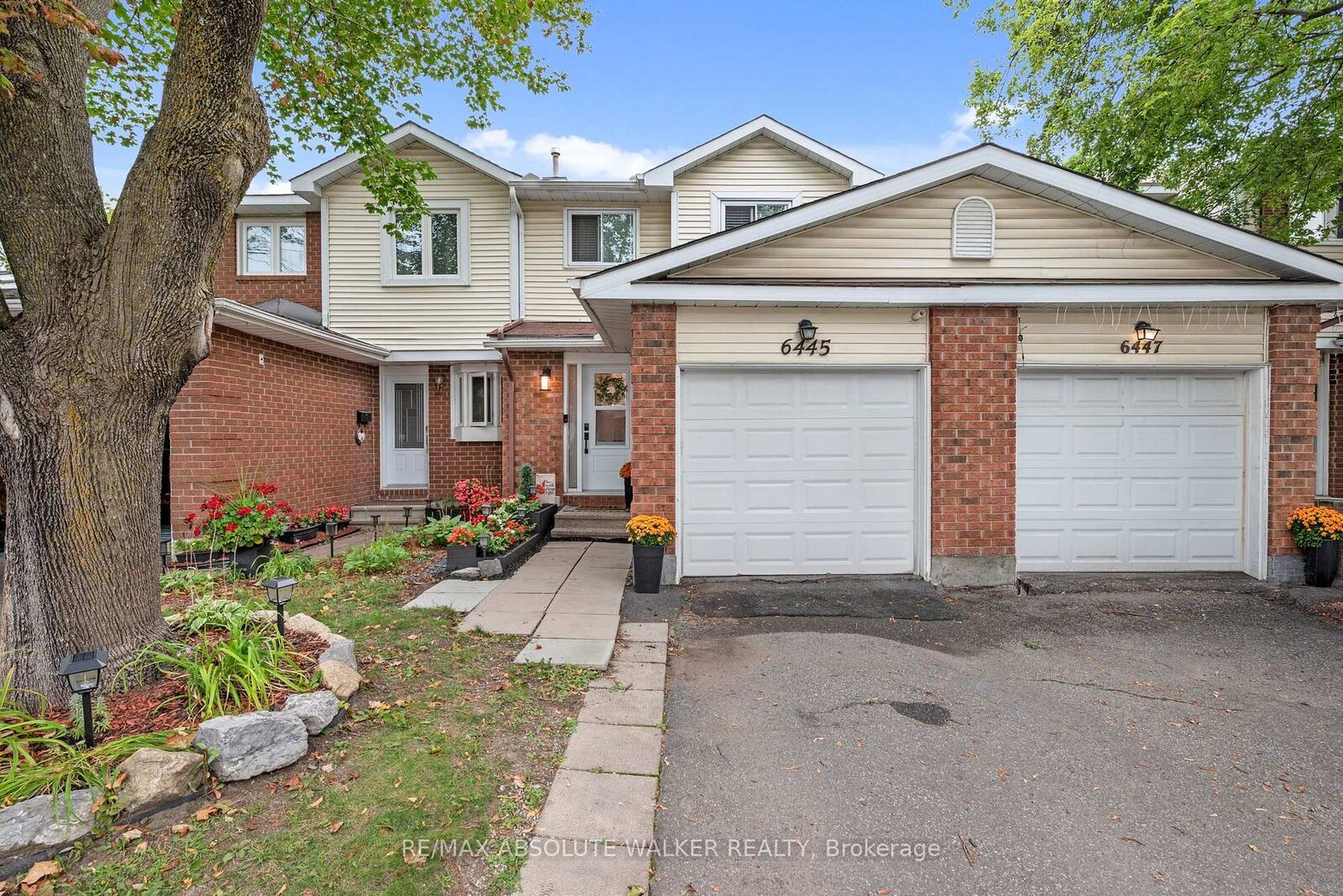 Property Photo:  6445 Natalie Way  ON K1C 4Y2 