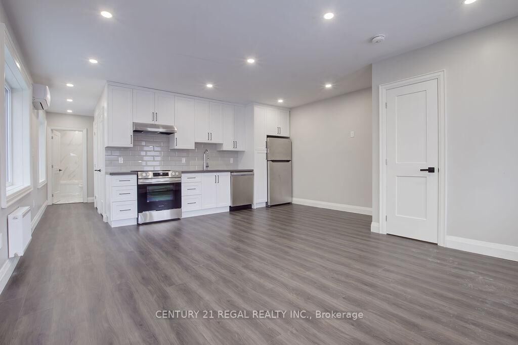 Property Photo:  276 Atlas Avenue A  ON M6C 3P9 