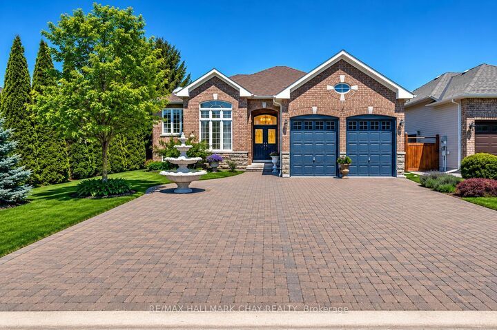 Property Photo:  2 Old Hickory Lane  ON L9Z 3A9 