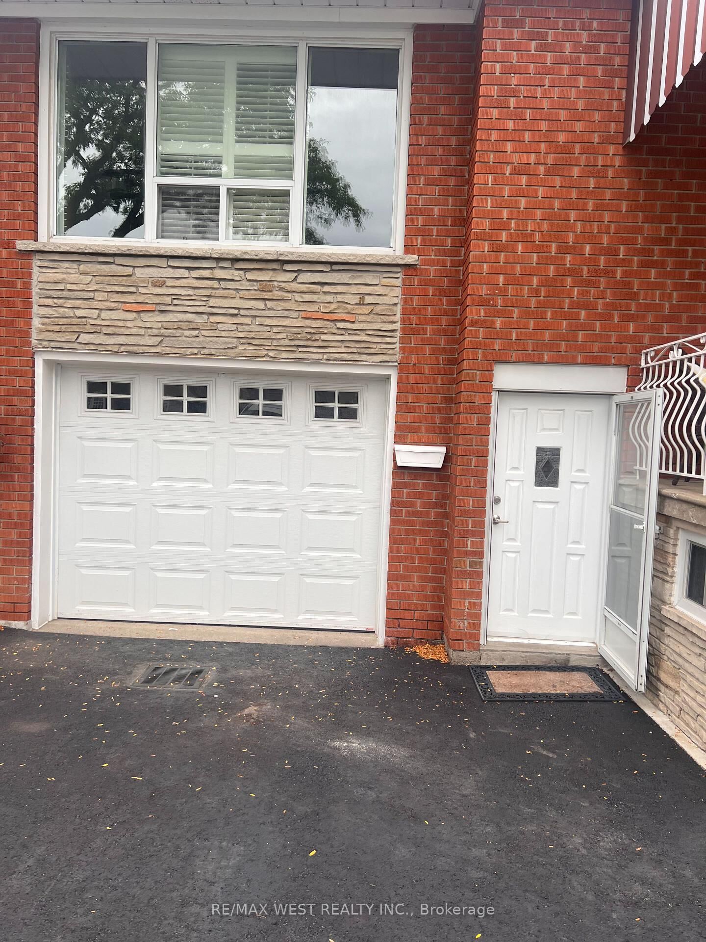 Property Photo:  57 Starview Drive  ON M9M 1K7 